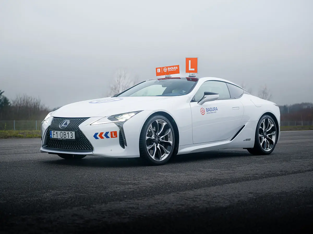 Lexus LC500h-1 (1)
