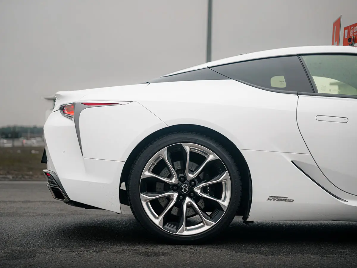 Lexus LC500h-1 (2)