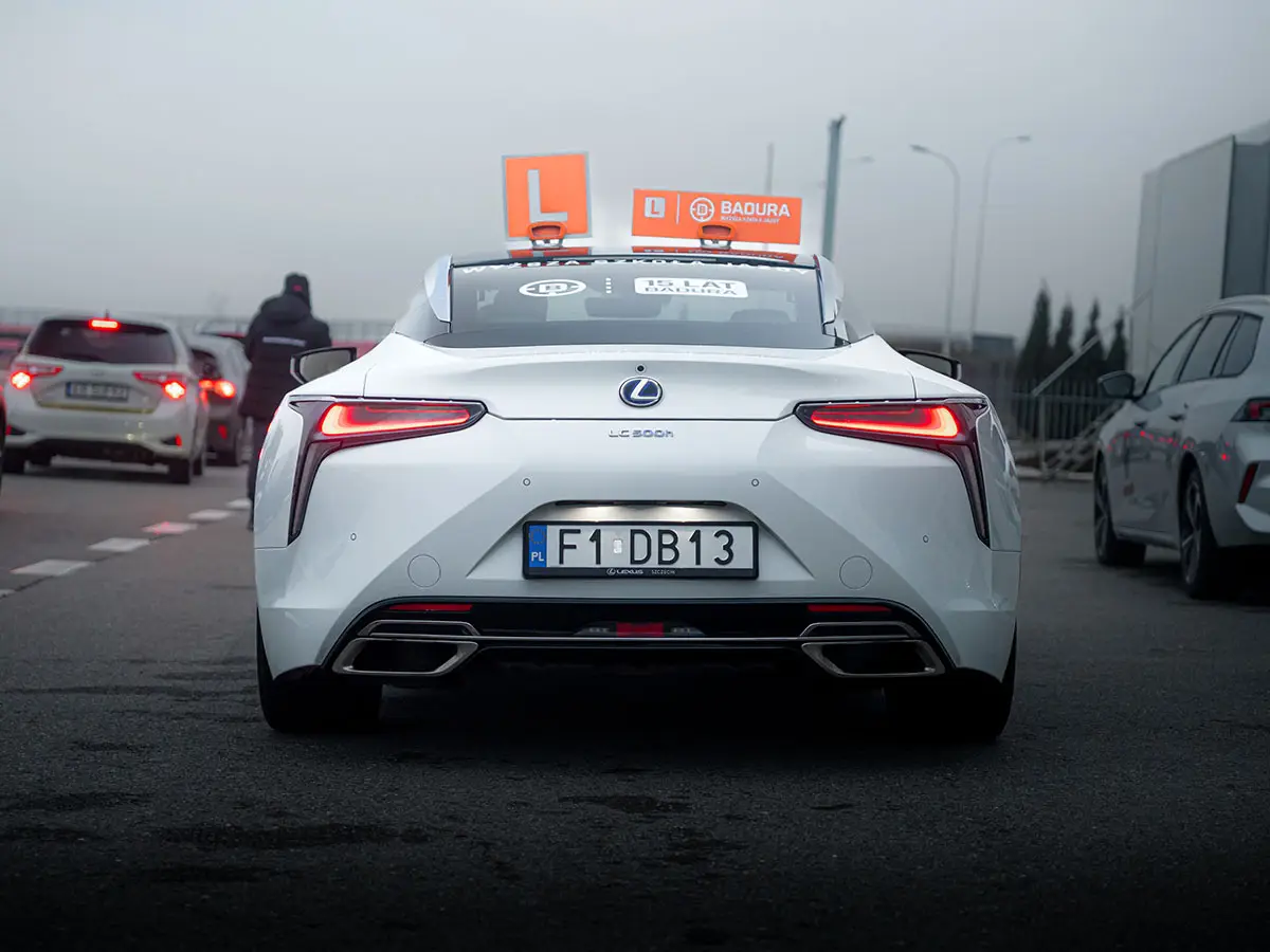 Lexus LC500h-1 (3)