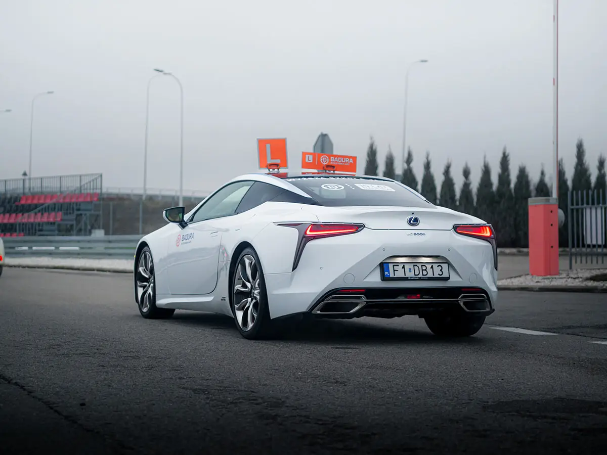 Lexus LC500h-1 (4)