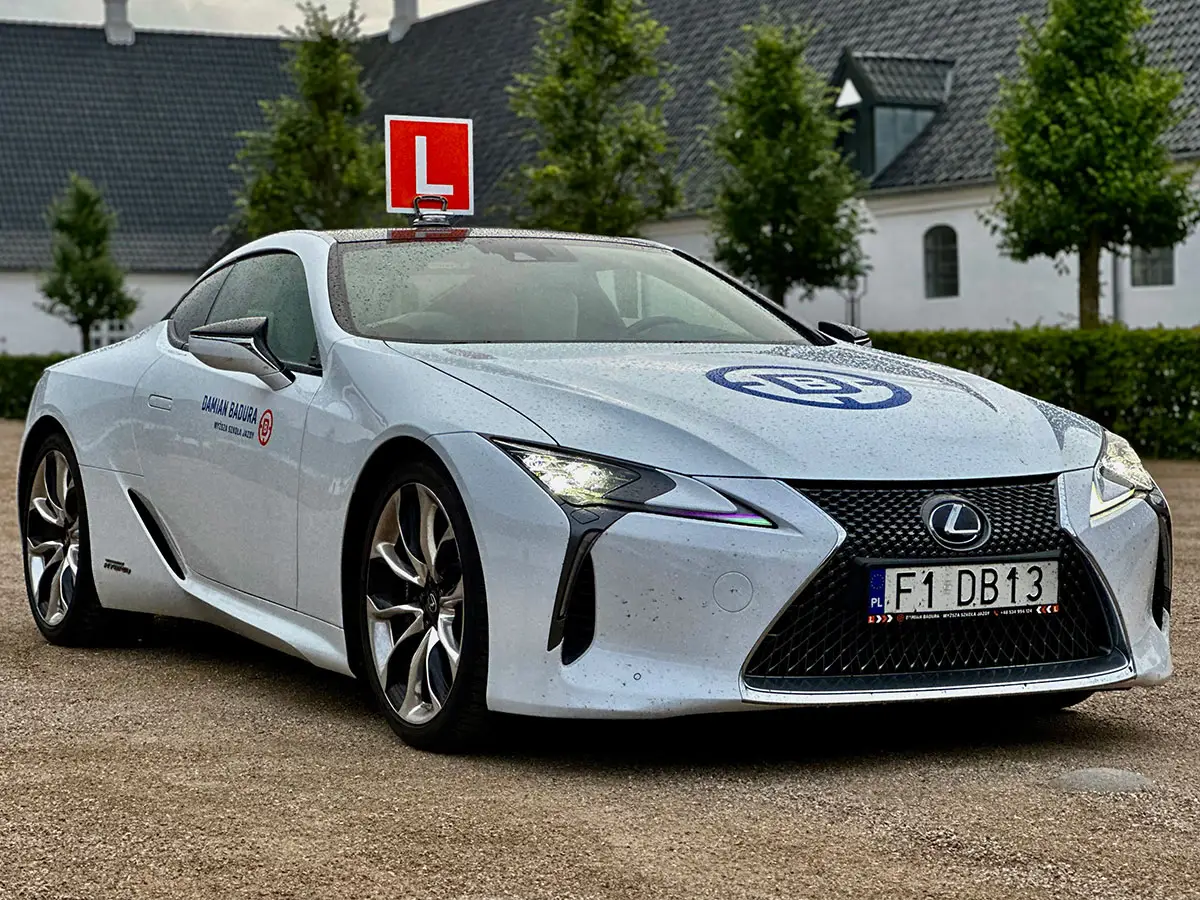 Lexus-LC500h (4)