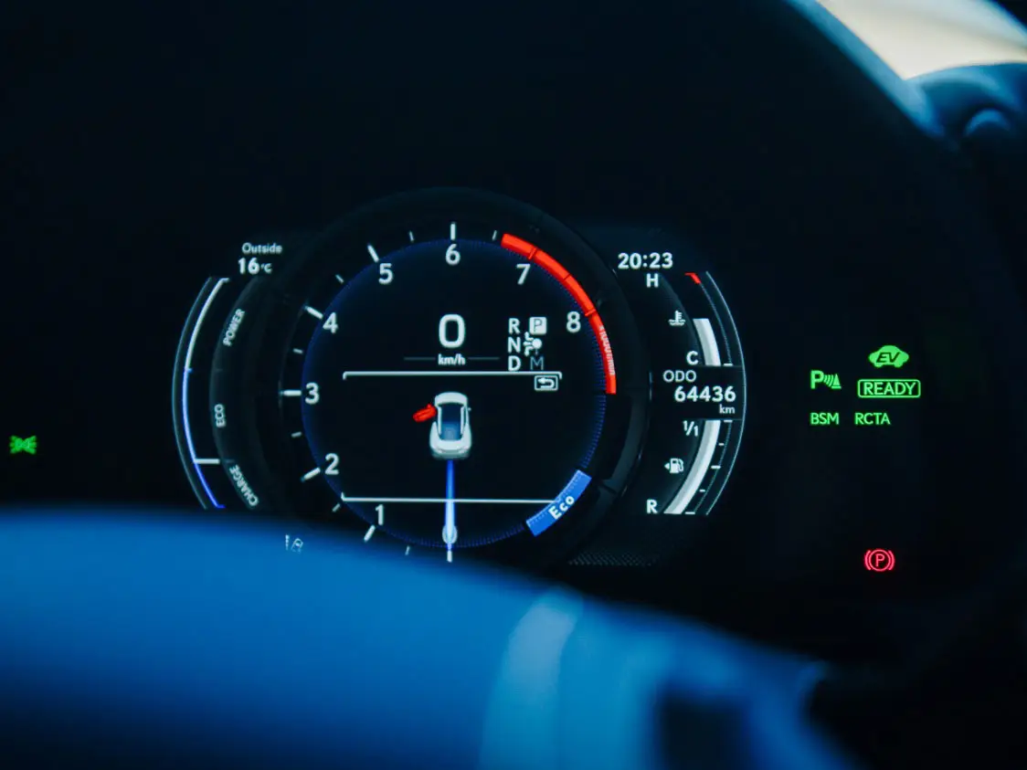 Lexus-LC500h (9)